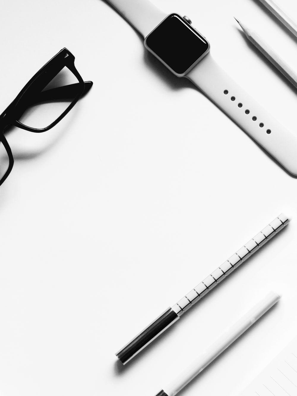Espace de présentation lumineux avec carnet ouvert
